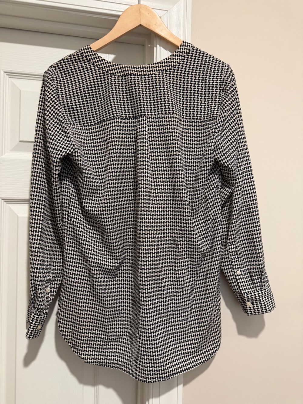 Talbots Women’s Blouse - Picture 5 of 6